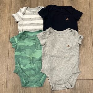 6-12M GAP Bodysuits